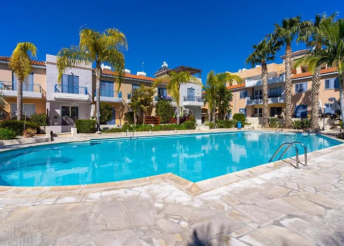 Summer Breeze With Pool Apartmán