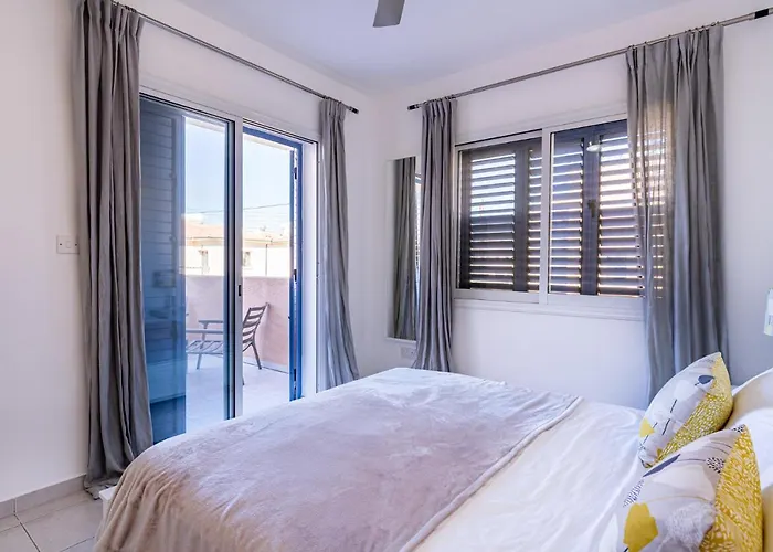 Summer Breeze With Pool Apartamento