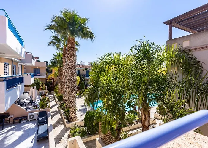 Summer Breeze With Pool