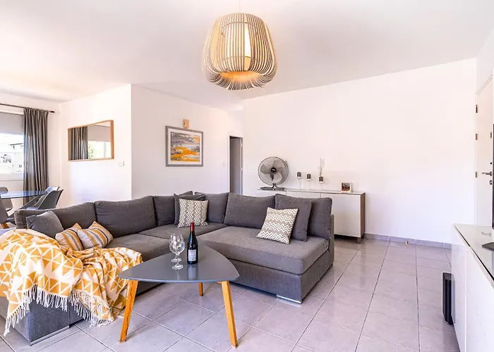 アパート Summer Breeze With Pool *